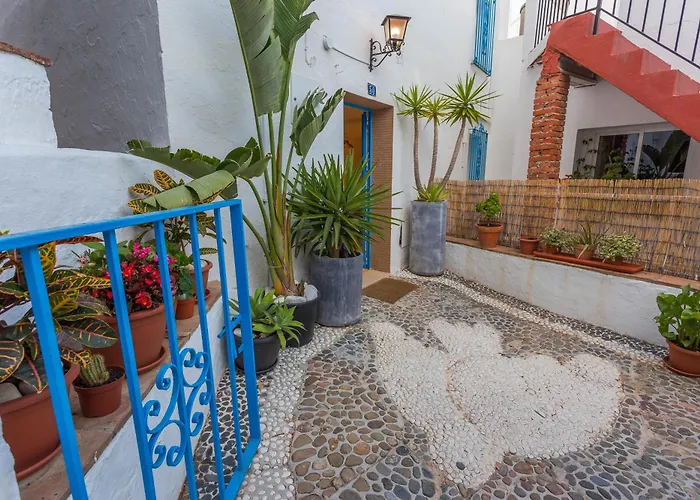 Cute Andalusian Townhouse With Terrace And Views.