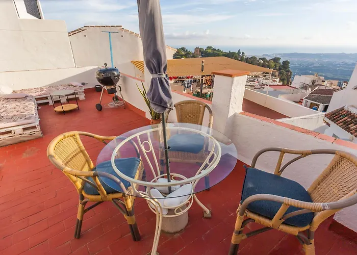Cute Andalusian Townhouse With Terrace And Views.