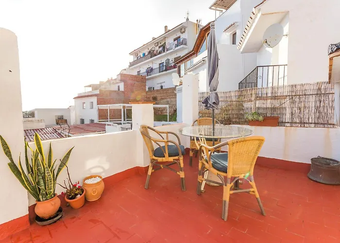 Cute Andalusian Townhouse With Terrace And Views.