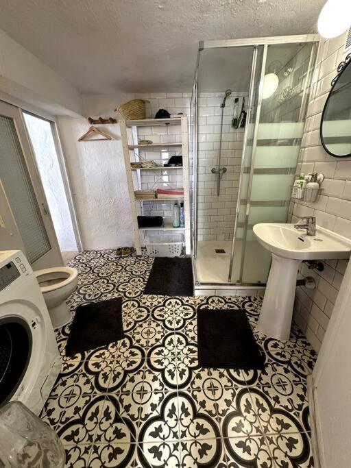 Cute Andalusian Townhouse With Terrace And Views. Apartamento