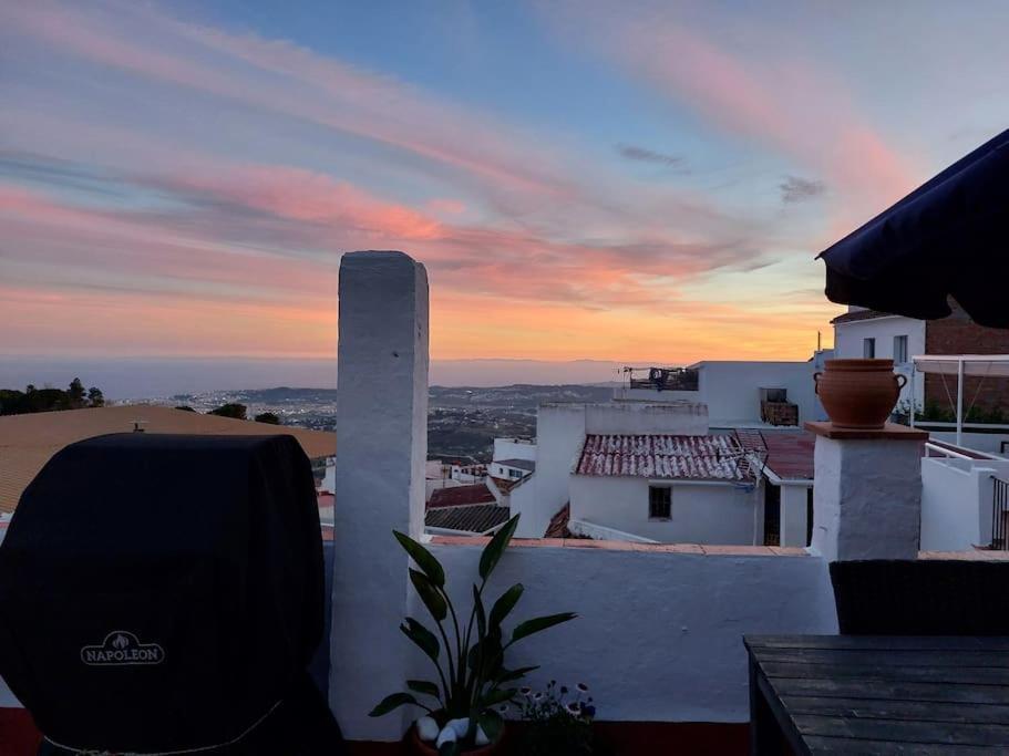 Cute Andalusian Townhouse With Terrace And Views. Apartament *
