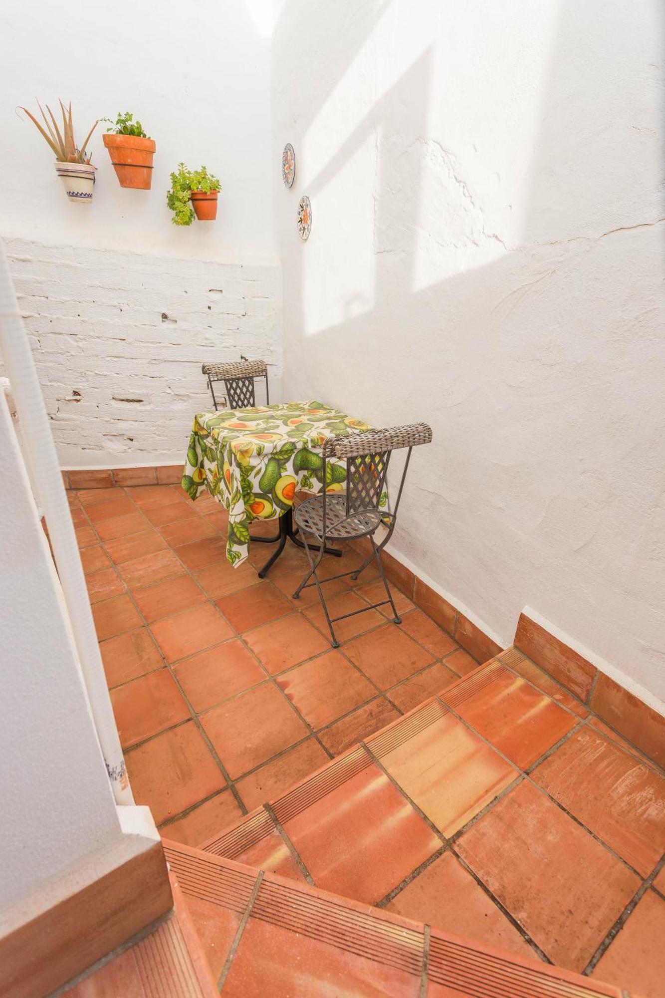 Cute Andalusian Townhouse With Terrace And Views. Apartament